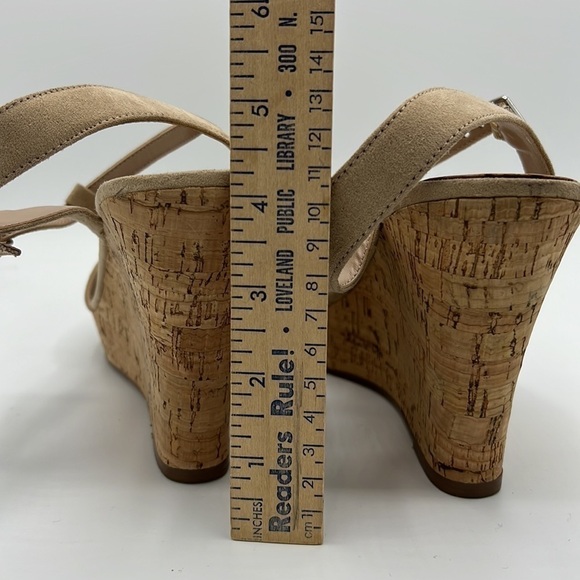 CHARLES BY CHARLES DAVID BEIGE 10M WEDGE HEELS - Picture 9 of 10
